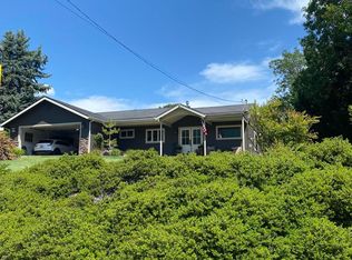 619 3rd St, Rogue River, OR 97537