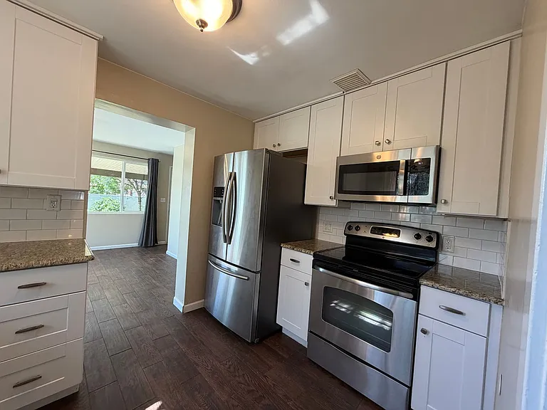 337 W 200 N — Photo 6