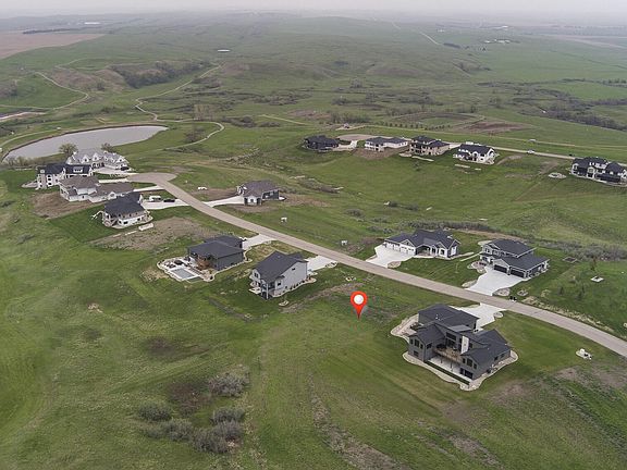 3rd image of 8214 Nicklaus Dr