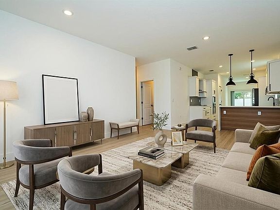 2nd image of 4419 COLLEGE DRIVE