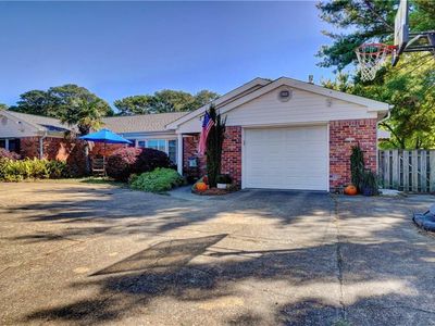 2220 Kendall St, Virginia Beach, VA, 23451