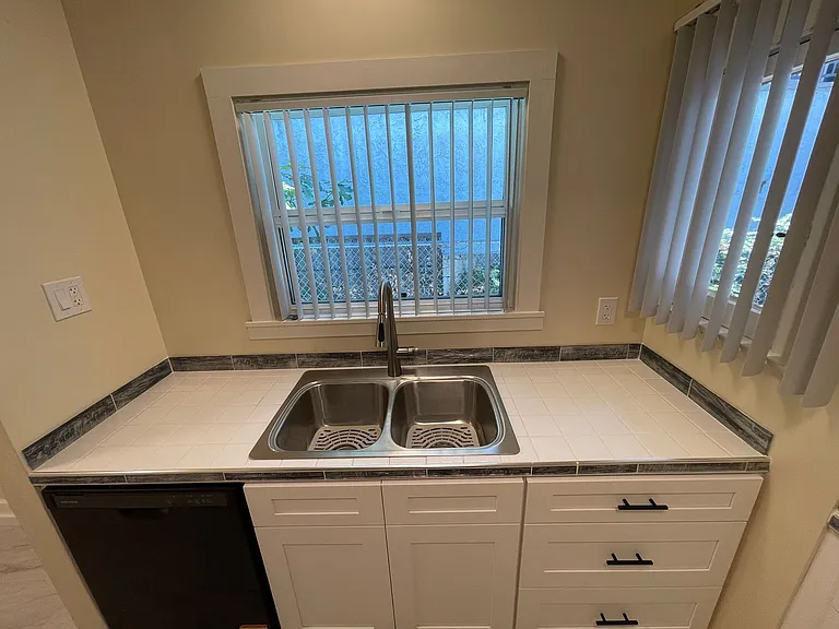 204-206 N. Cedar St. — Photo 13