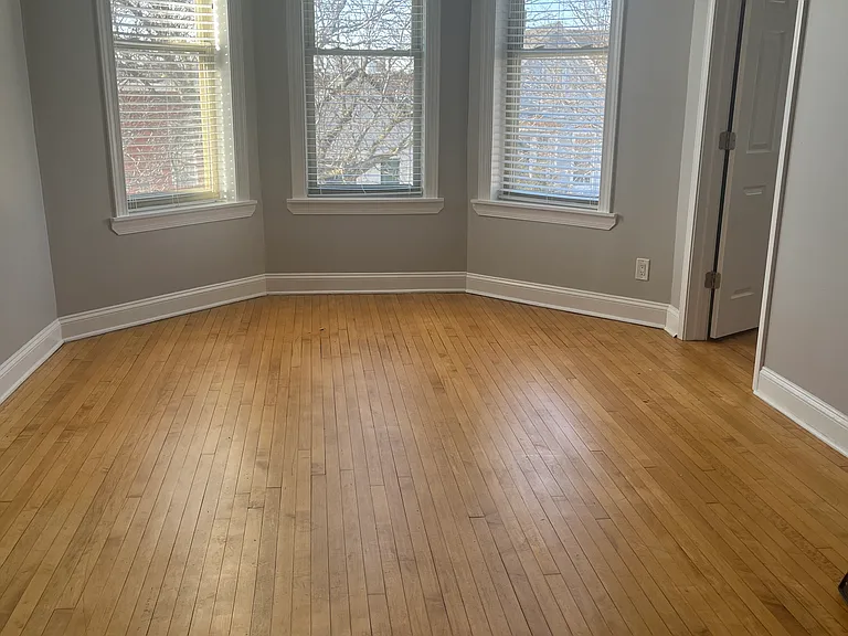 3345 N Troy St #3 — Photo 4