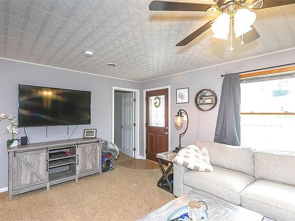 5th image of 661 S 73rd Pl