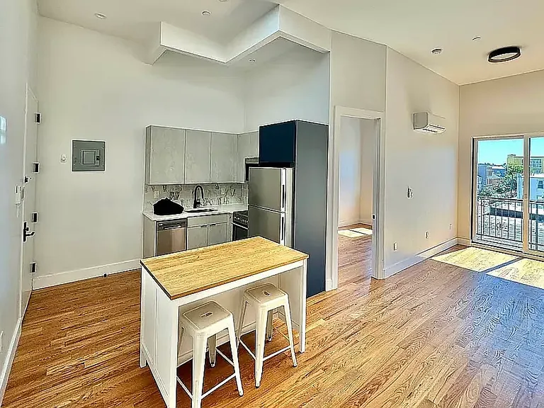 949 Metropolitan Ave #3B — Photo 6
