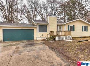 6115 N 52nd St, Omaha, NE 68104