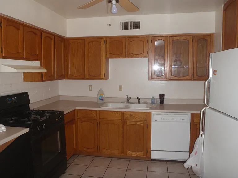 4207 N 74th Dr — Photo 5