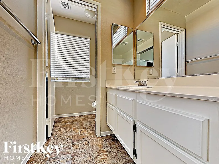 1683 Black Hills Way — Photo 9