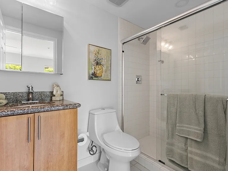 621 NE 8th Ave — Photo 7