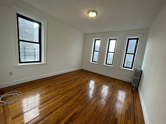 5th image of 3204 Holland Ave APT 4D