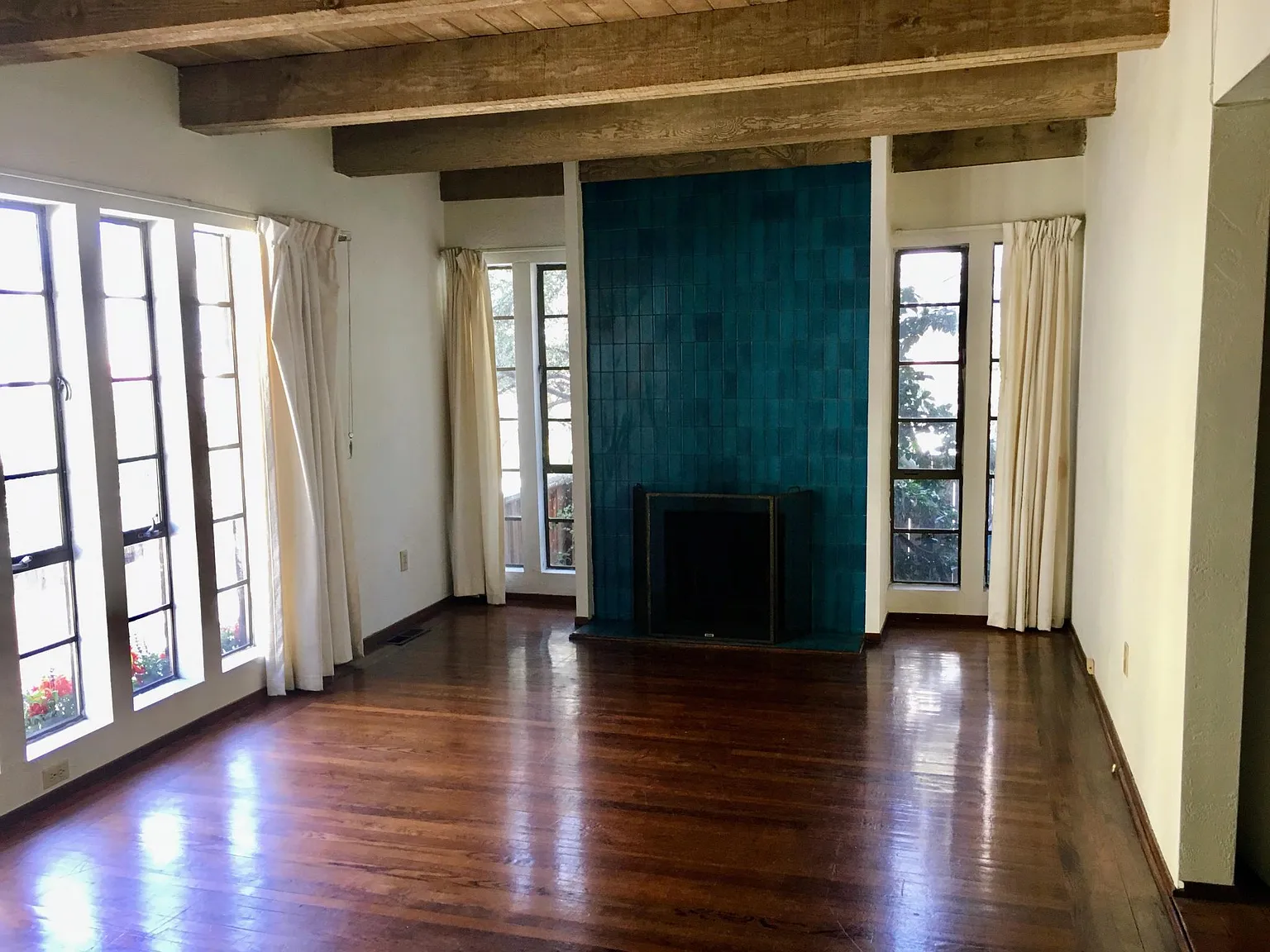 2342 Hilgard Ave — Photo 1