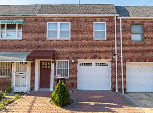 7003 Juniper Valley Rd, Flushing, NY 11379