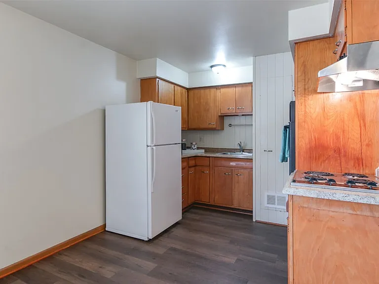 422 N 11th St — Photo 3
