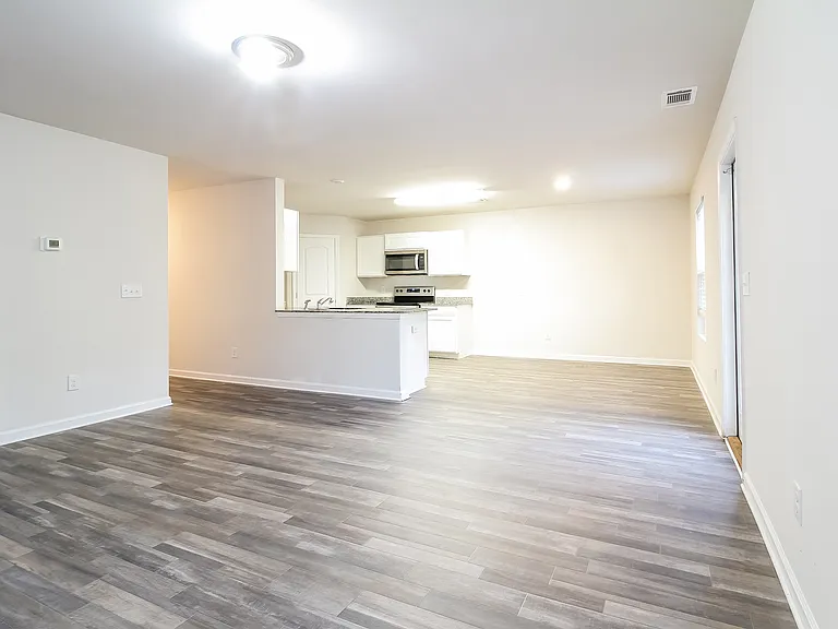 167 Evvalane Dr — Photo 3