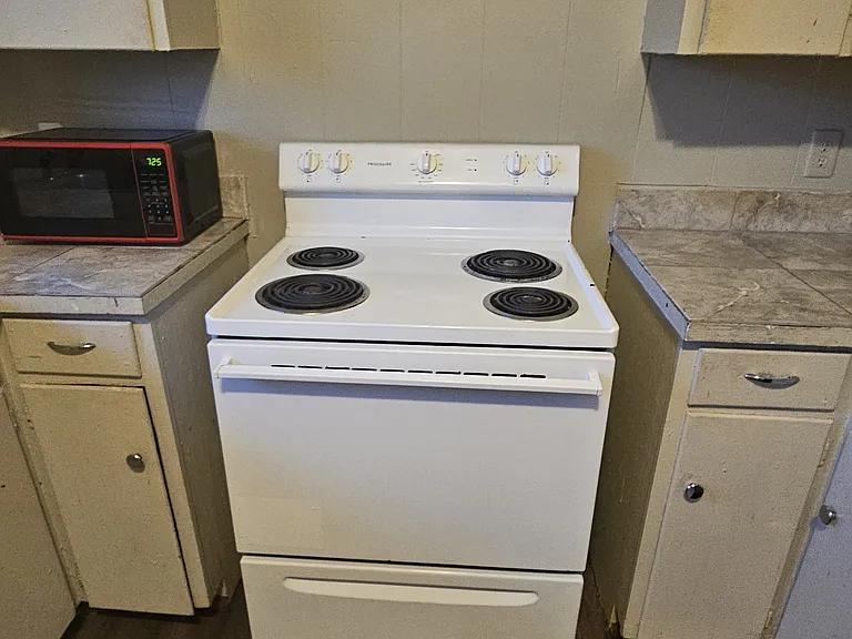 101 Sibbie Ct — Photo 6
