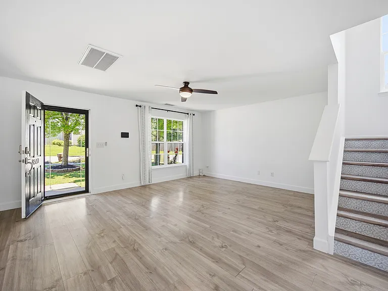 8502 Appledale Dr — Photo 7