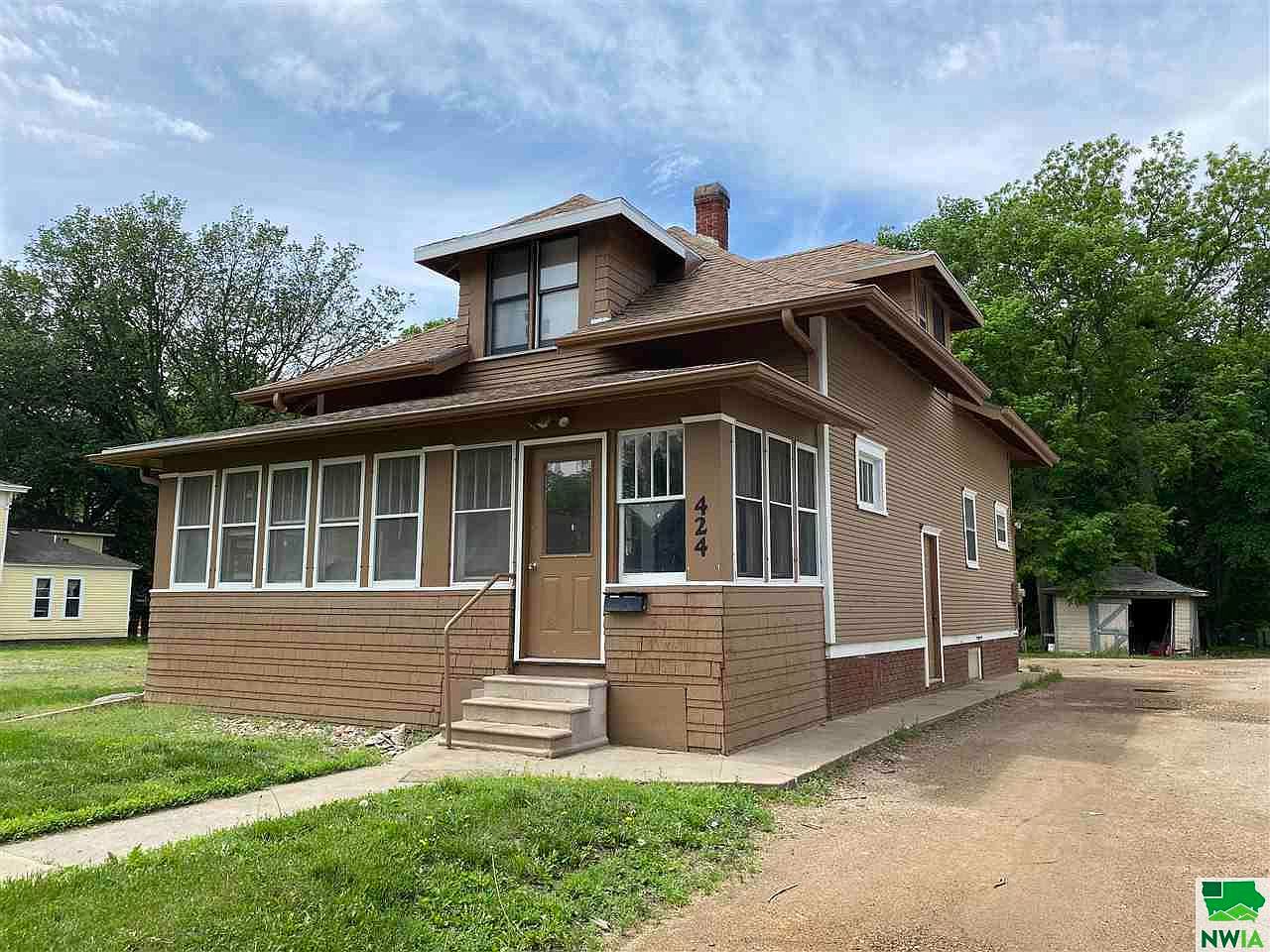 424 Cottage Ave, Vermillion, SD 57069 Zillow