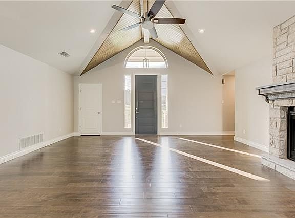 3rd image of 5129 Largo Dr