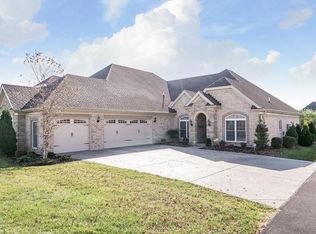 102 Holland Park Pl, Louisville, KY 40245