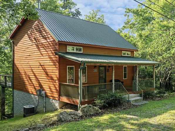 1235 Lakeview Dr, Smithville, TN 37166