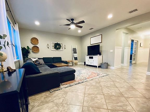 3rd image of 213 S Torwood Dr