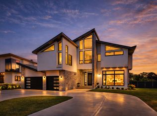 1331 Pfingsten Rd, Northbrook, IL 60062