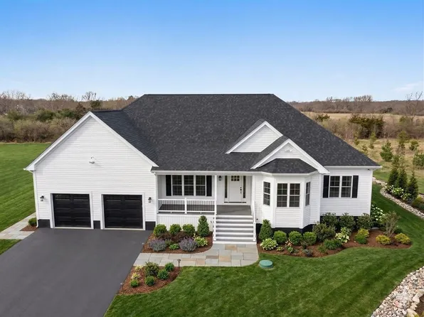 208 Rockland St, Dartmouth, MA 02748