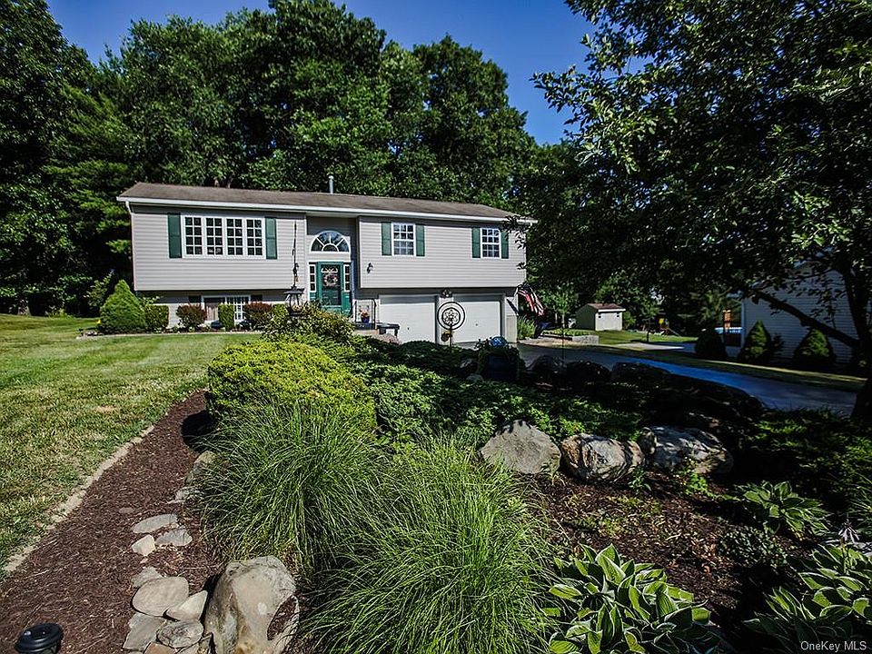 1st image of 16 Princeton Dr