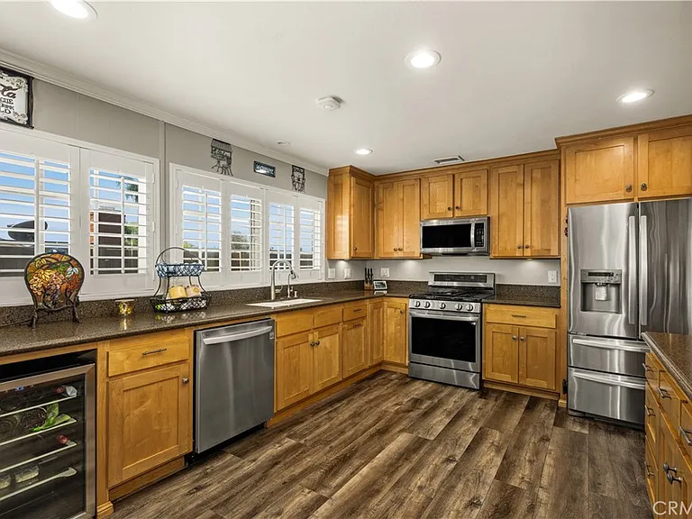 664 Olive Ave — Photo 10
