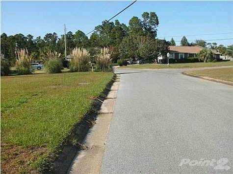 This is a beautiful lot in an established subdivision.