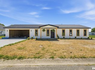 1801 N Holmes Dr, Marion, IL 62959
