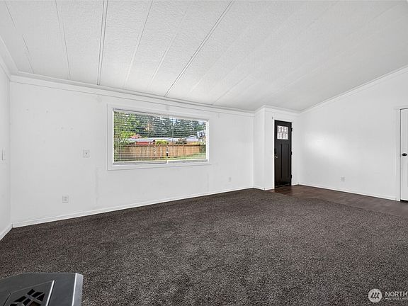5th image of 4116 20th Place SE