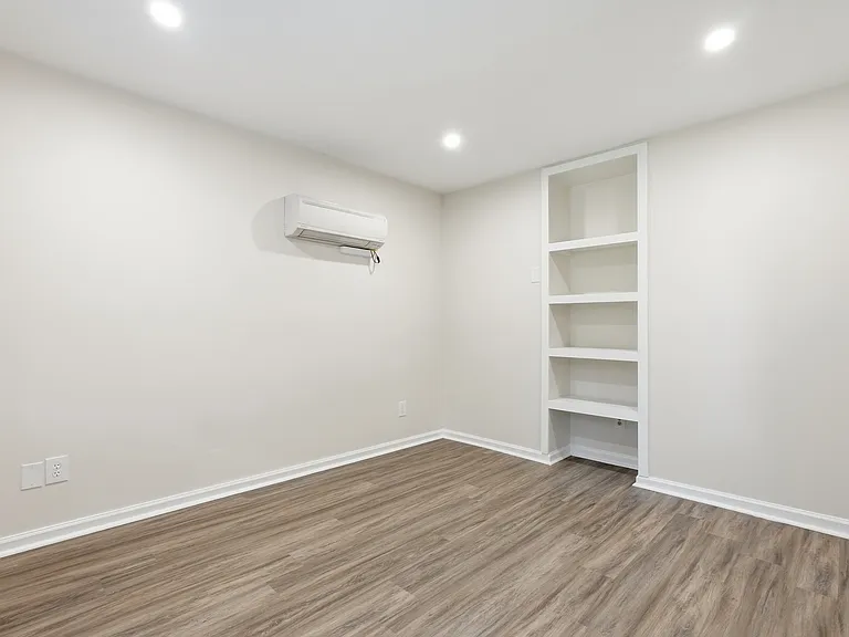 1671 Hunley Ave #B — Photo 8