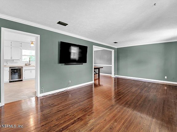 4th image of 6938 HANSON Drive N