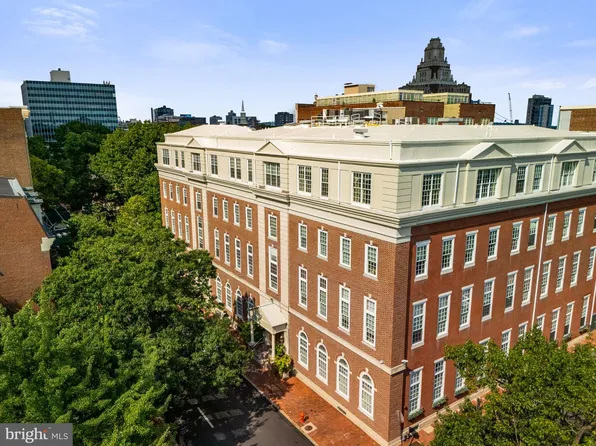 211 S 4th St APT 105, Philadelphia, PA 19106