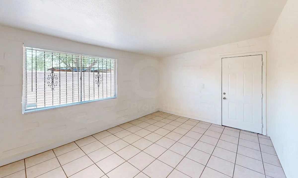3 bed, 1.0 bath, 970 sqft, $1,399 — Photo 4
