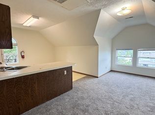 3628 S 24th St #301, Omaha, NE 68108