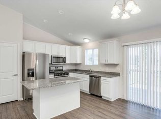 8583 N Farmington Rd #17, Westland, MI 48185