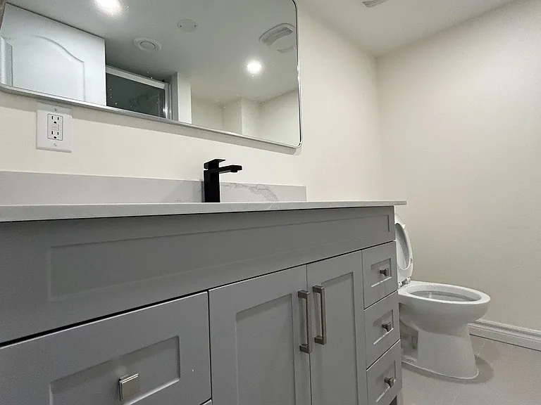 33 Jeffrey Nihda Cres #BASEMENT — Photo 15