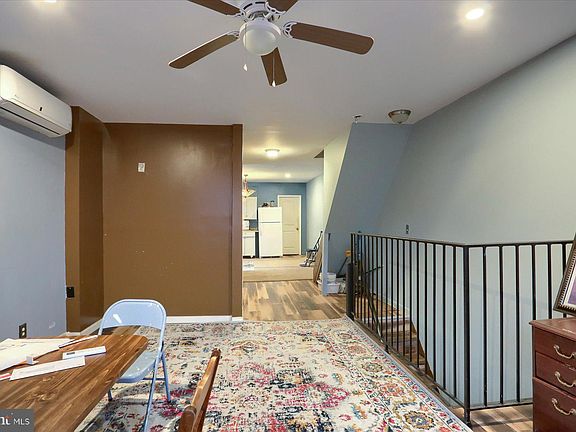 3rd image of 33 N 19th St