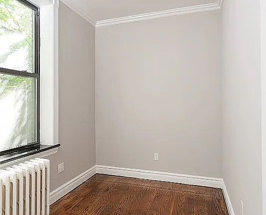 3rd image of 326 E 35th St APT 51