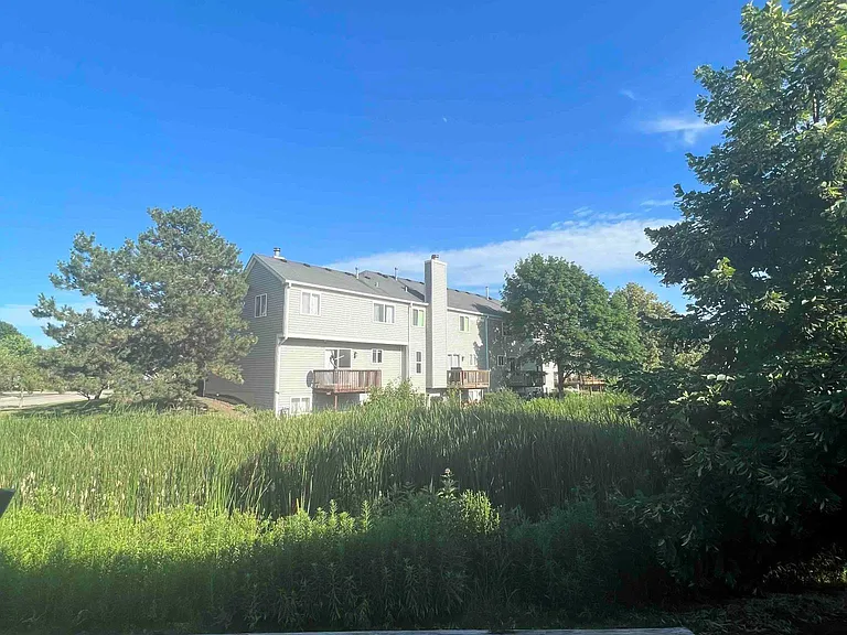 6865 Hampton Cir — Photo 17