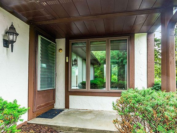 2nd image of 971 S Imperial DRIVE