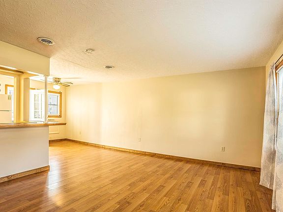 4th image of 106 Lucas Dr APT 4