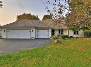 208 Phillips Dr, Winnebago, IL 61088