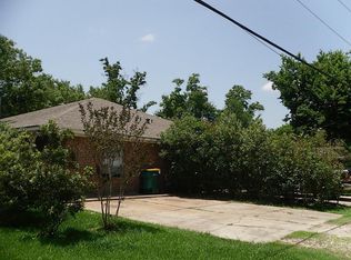 2118 N Austin Ave, Pearland, TX 77581