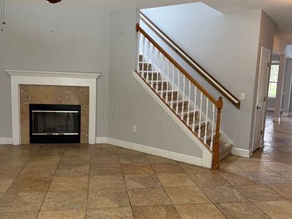4th image of 1676 Majestic View Ln
