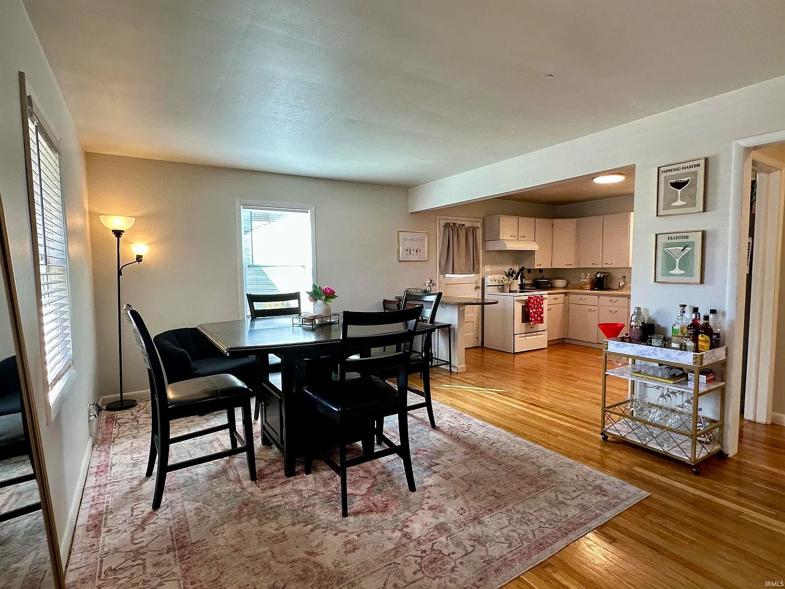 5 bed, 3.0 bath, 2094 sqft, $4,125 — Photo 2