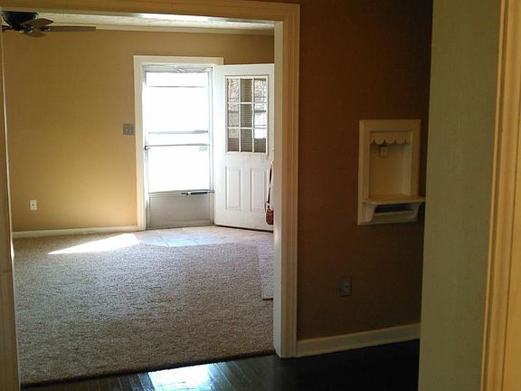 3rd image of 304 N Indianola St