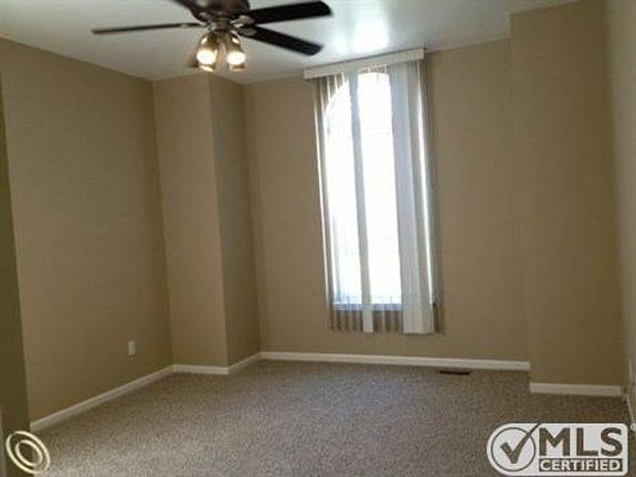 2nd image of 38452 Lynwood Ct
